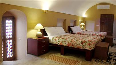 اتاق چهار تخته هتل خانه سه نیک یزد اتاق چهار تخته هتل خانه سه نیک یزد